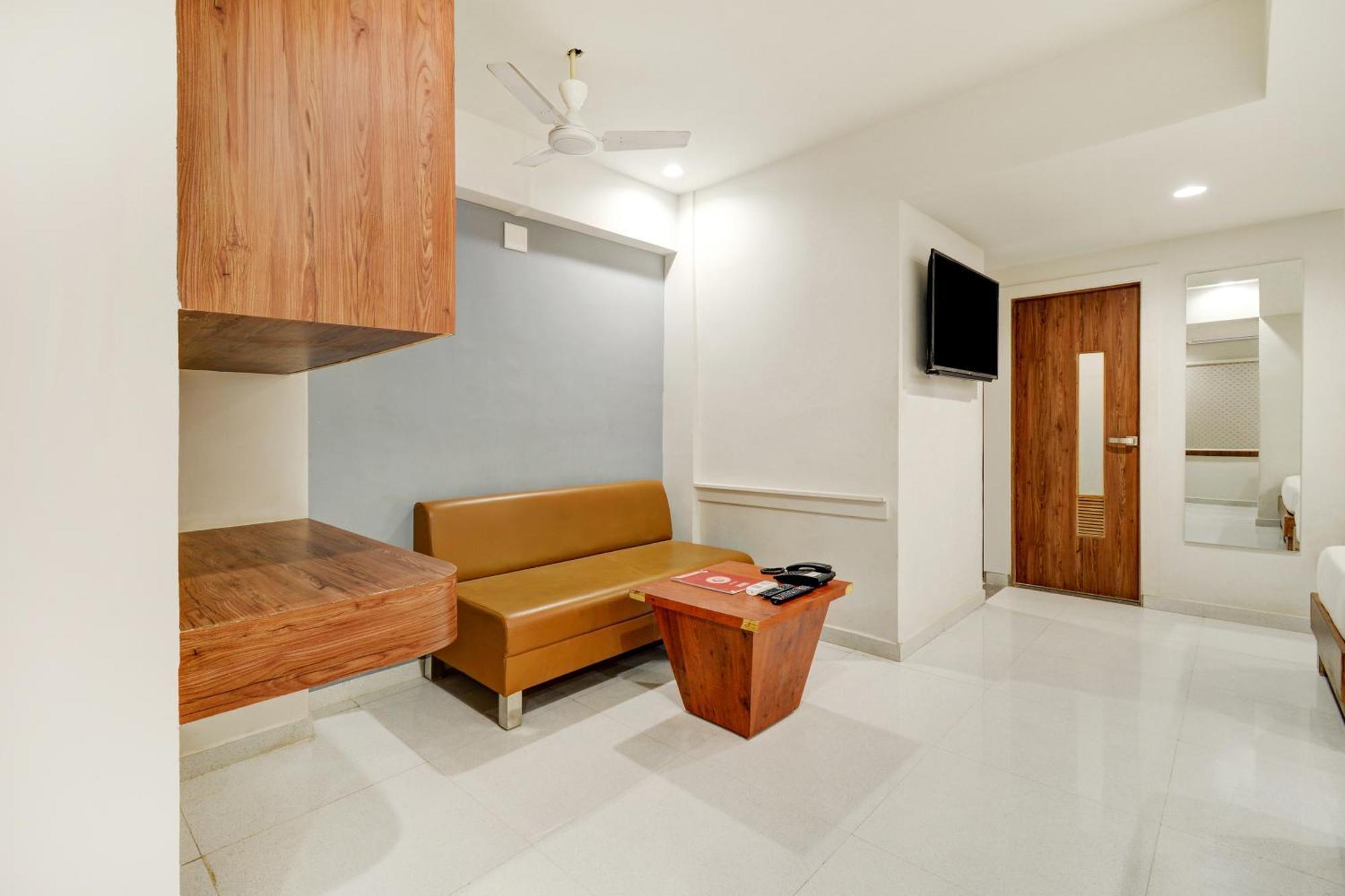 Hotel Desert Inn Tharad Exterior foto