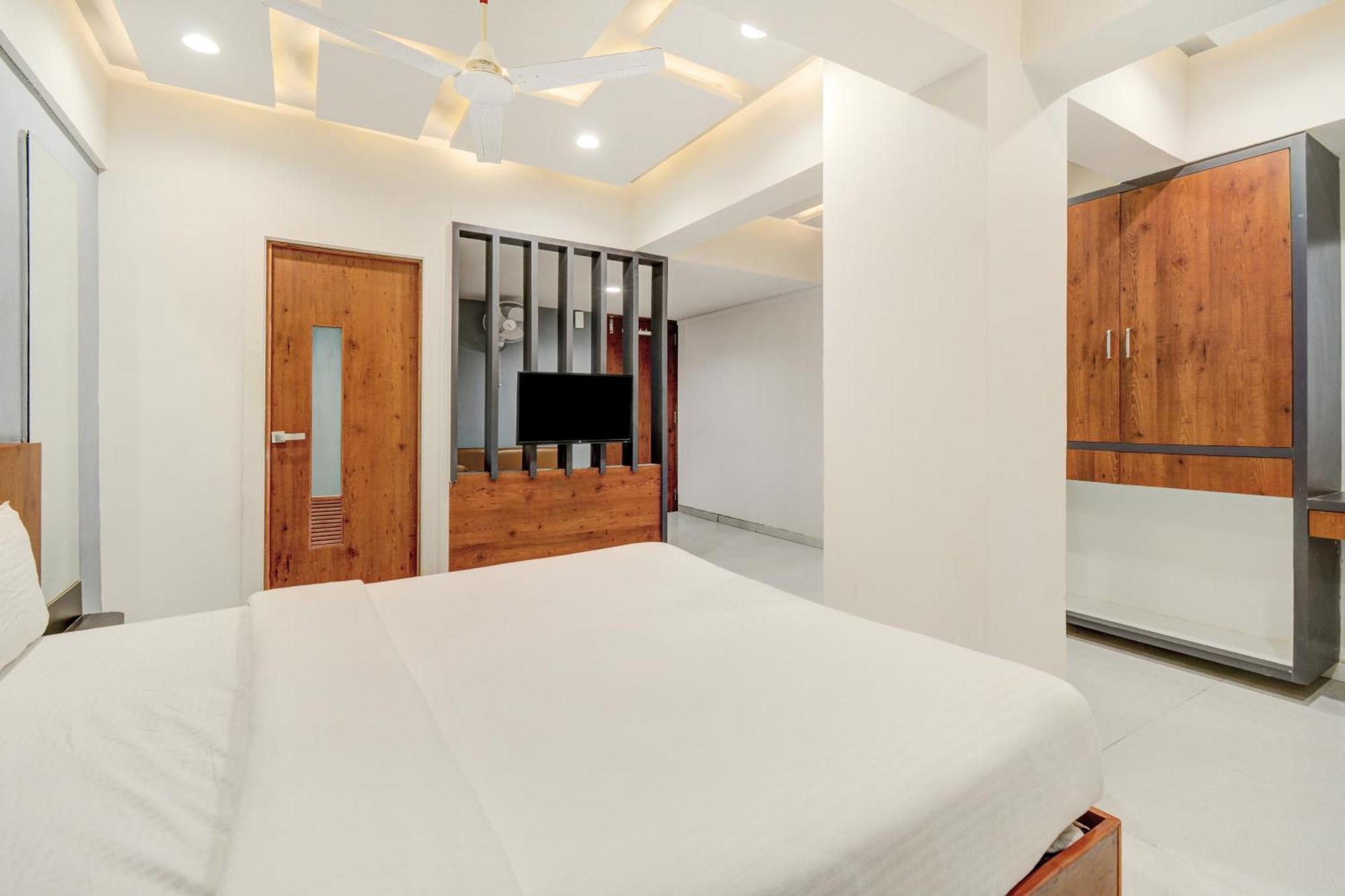 Hotel Desert Inn Tharad Exterior foto