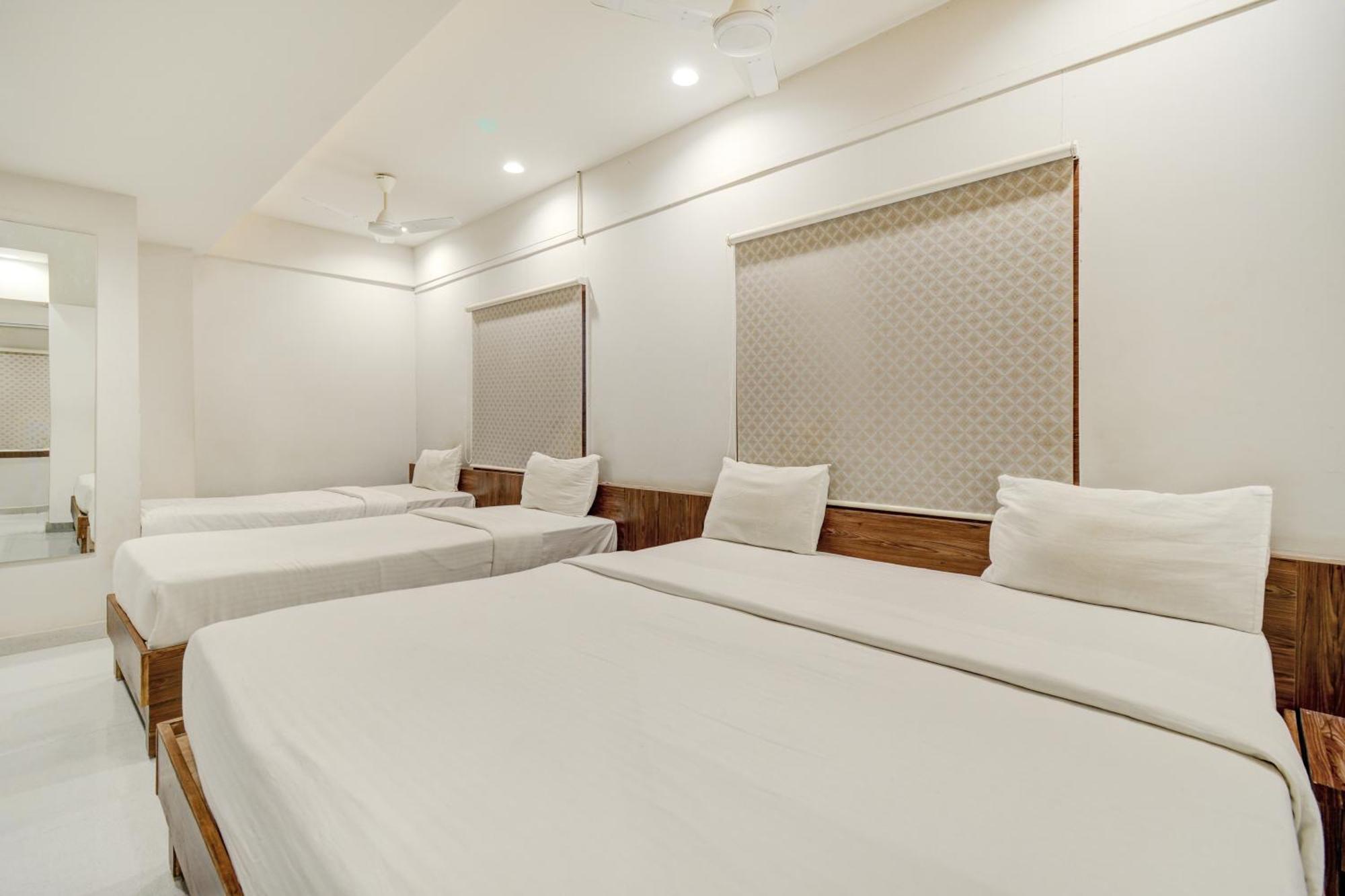Hotel Desert Inn Tharad Exterior foto