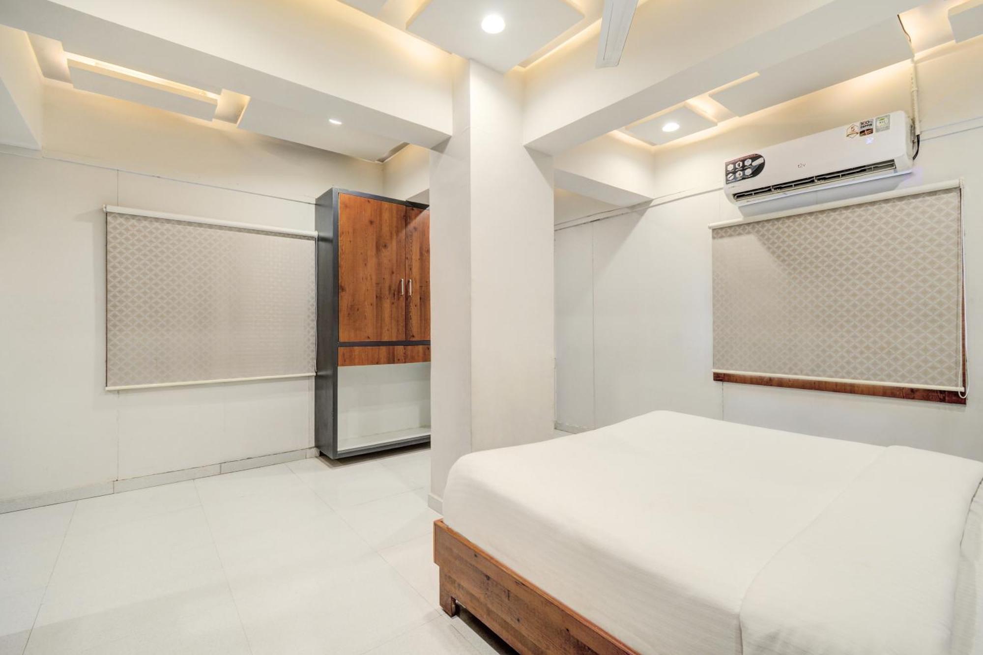 Hotel Desert Inn Tharad Exterior foto